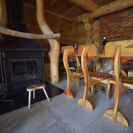 Wooden Valley Feriehus *