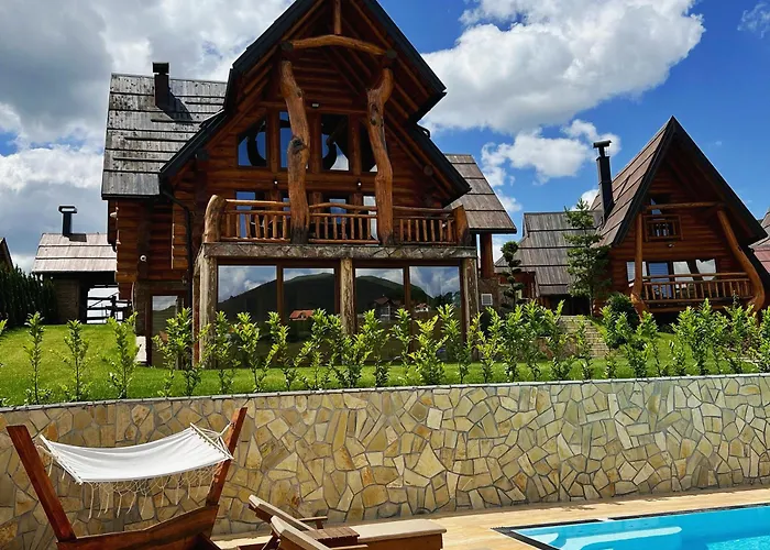 Wooden Valley Case de vacanță